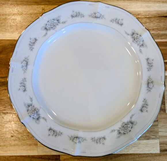 Noritake Other - Noritake Southern Lace 7301 Dinner Plate 10.5" Ivory China White Floral Trim